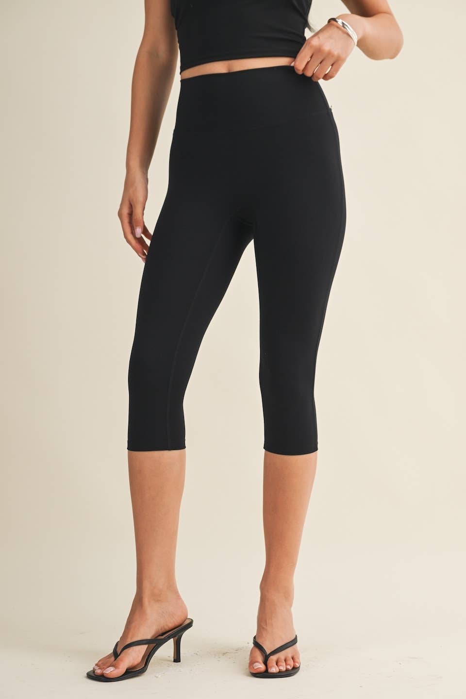 Clara Capri Leggings
