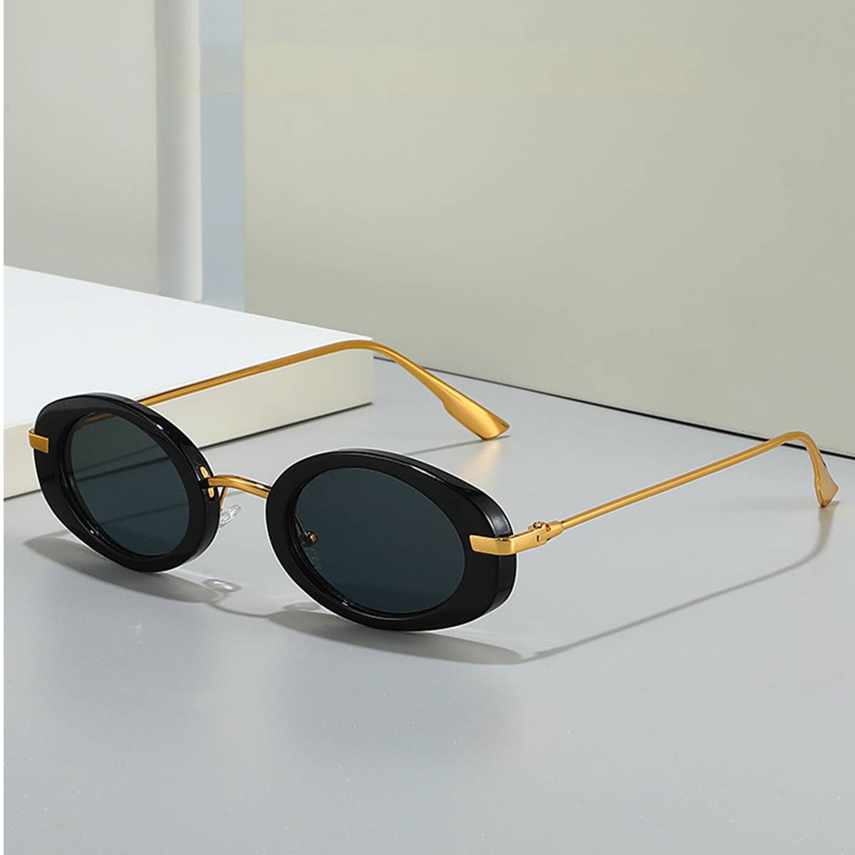 Julia Oval Retro Sunglasses