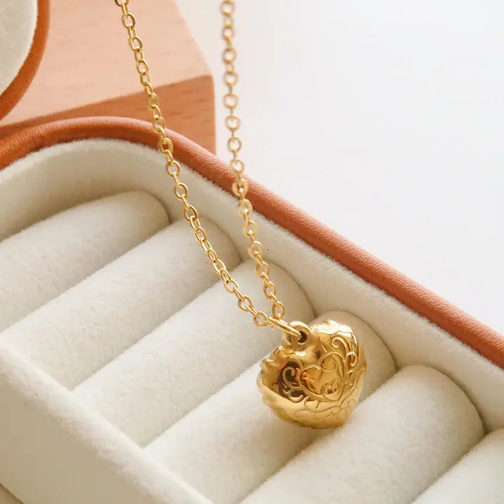 Josie Vintage Heart Pendant Necklace