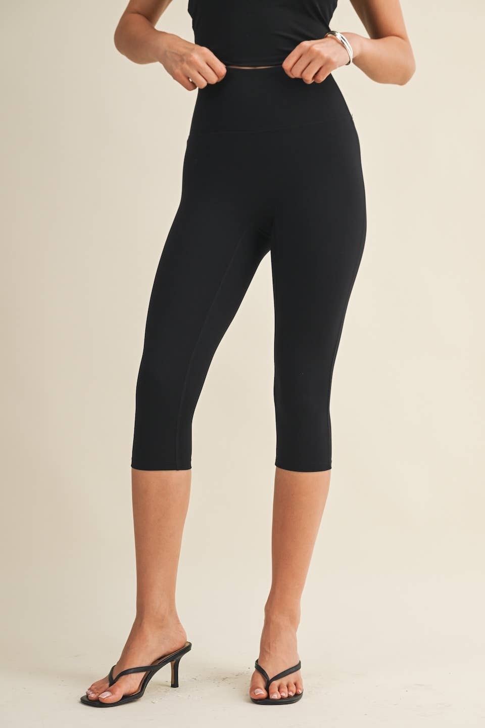 Clara Capri Leggings