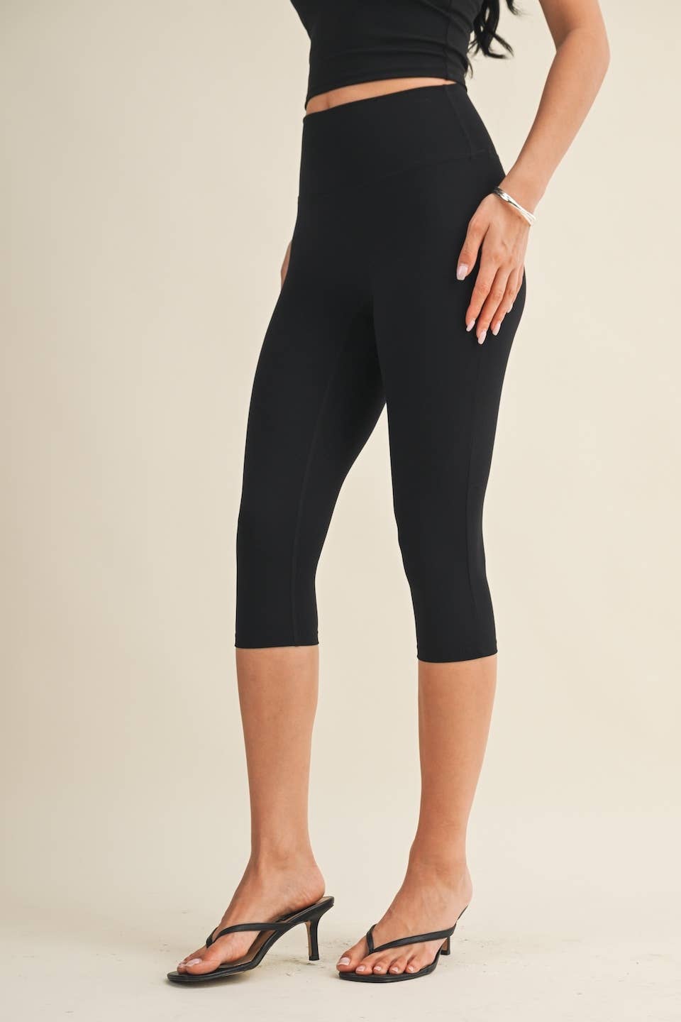 Clara Capri Leggings