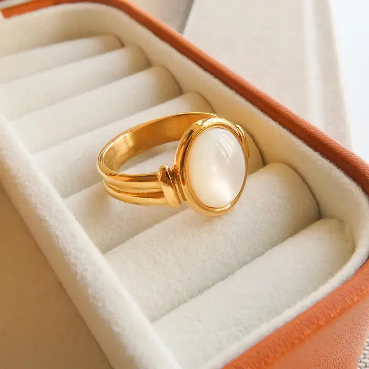Jade Classic Shell Stone Ring