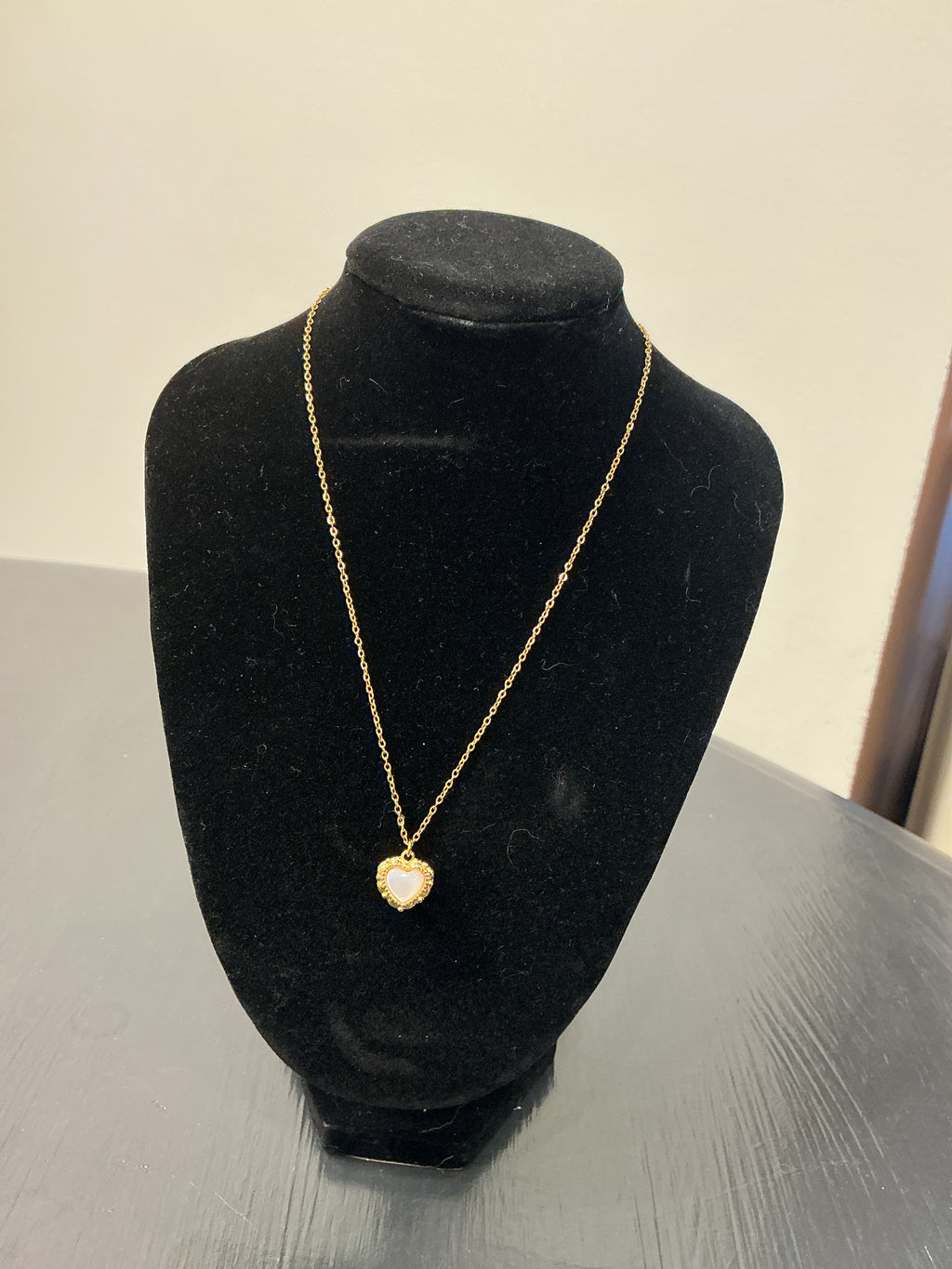 Josie Vintage Heart Pendant Necklace
