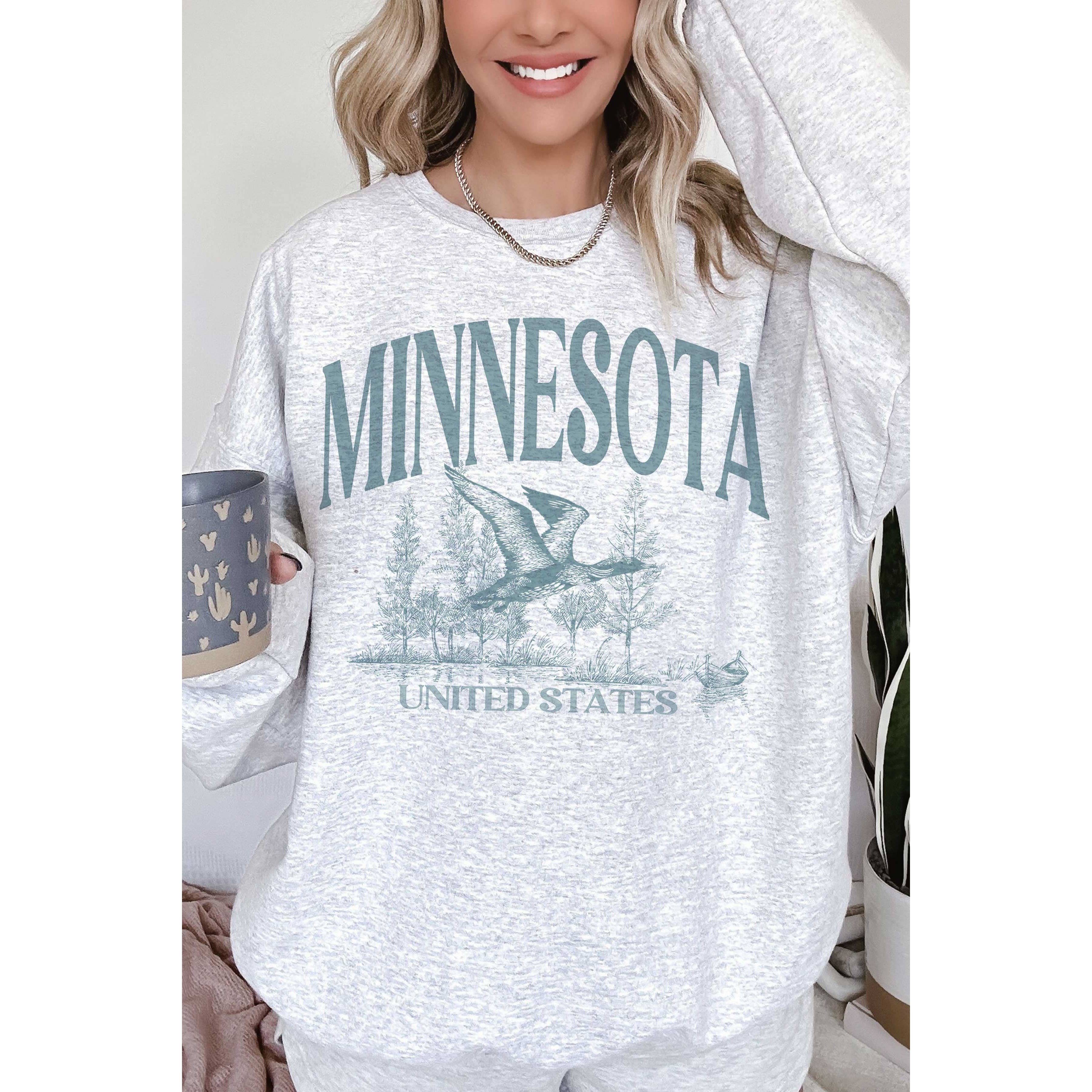 MN Loon Oversized Graphic Sweatshirt