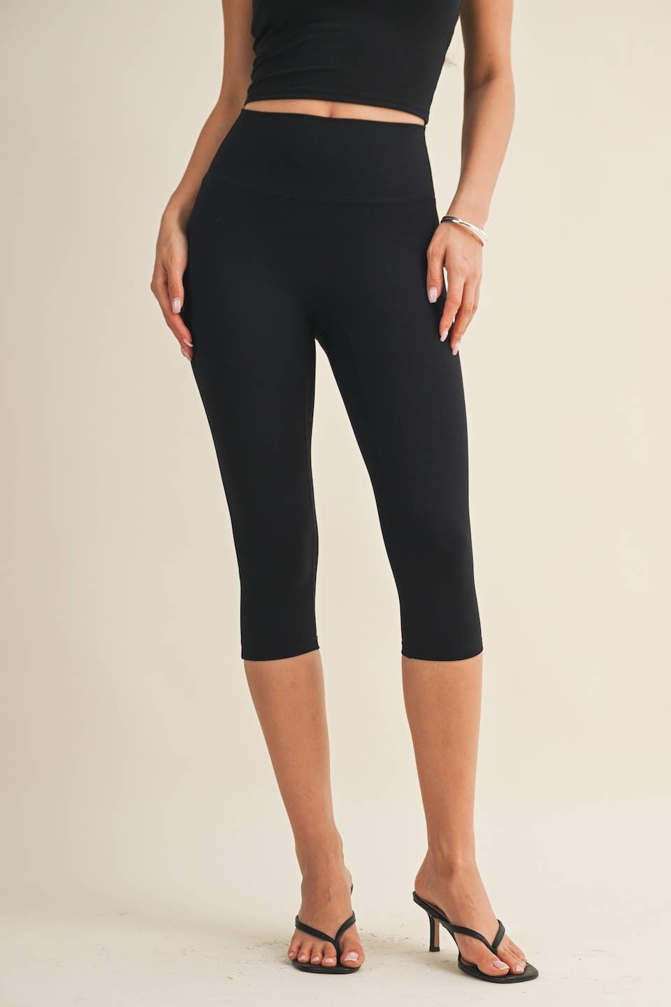 Clara Capri Leggings