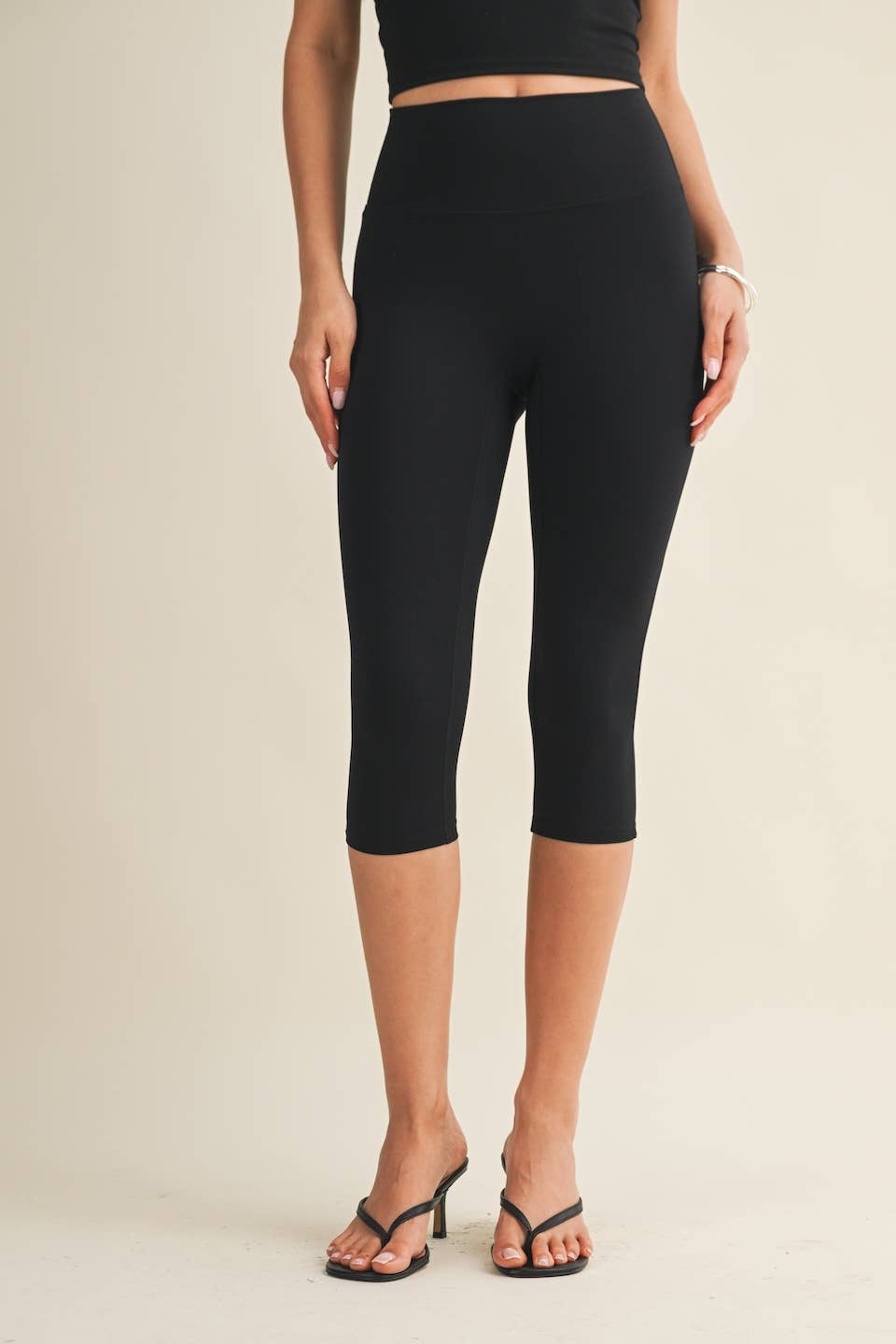 Clara Capri Leggings